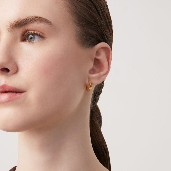 Giovanni Raspini Striped Huggie Earrings - Cirkeloorbellen in 925 goudzilver - 11964/1