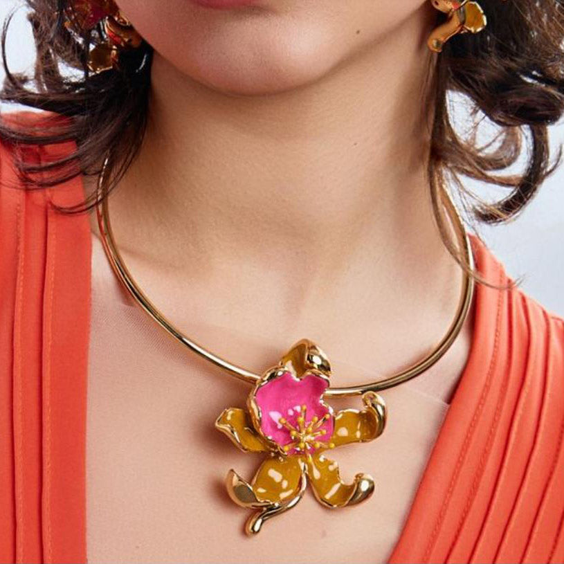 Federica Rossi Orchid Flower stijve choker ketting brons PVD afwerking 18kt goud email FR.GI.26