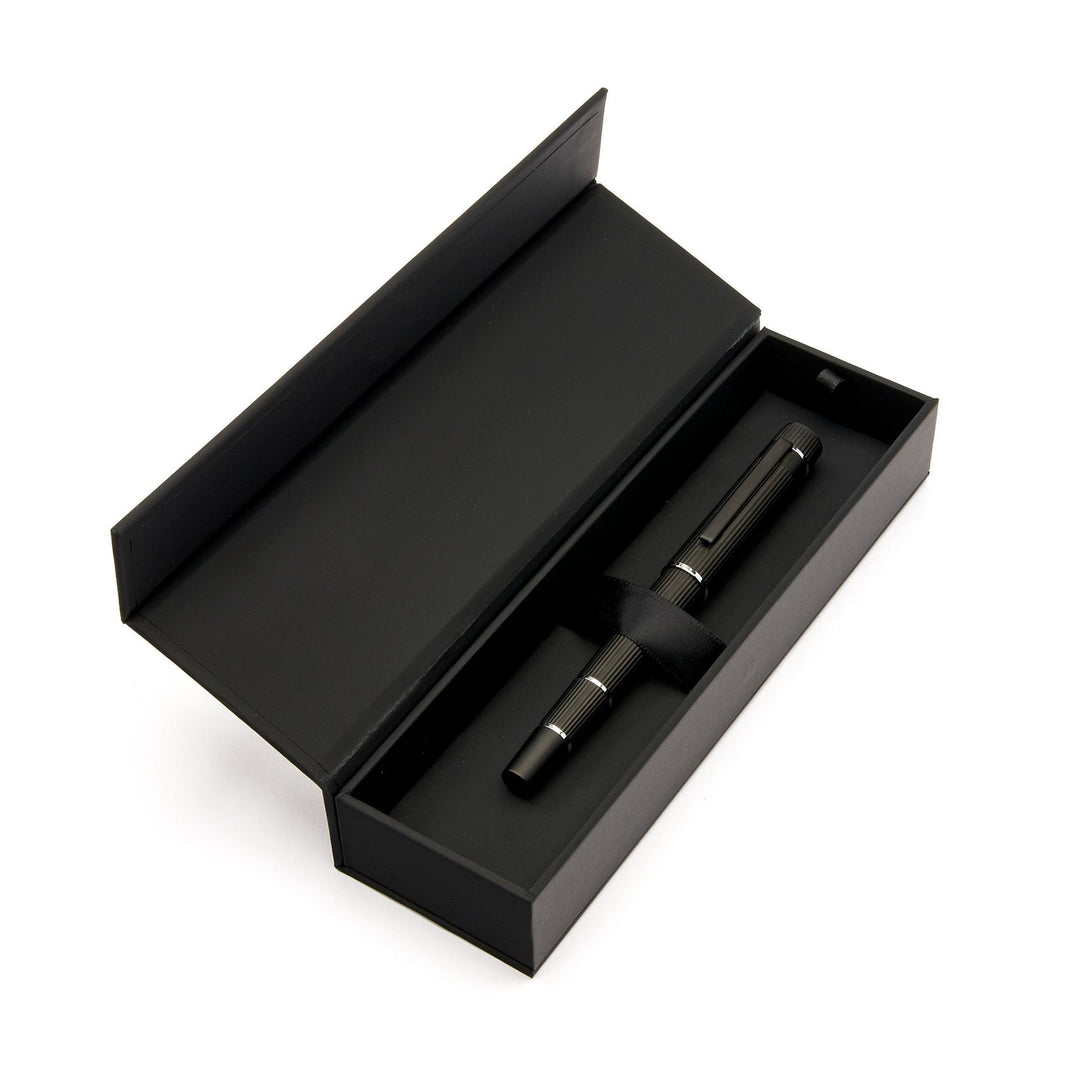 Hugo Boss Core Black HSF4852A vulpen