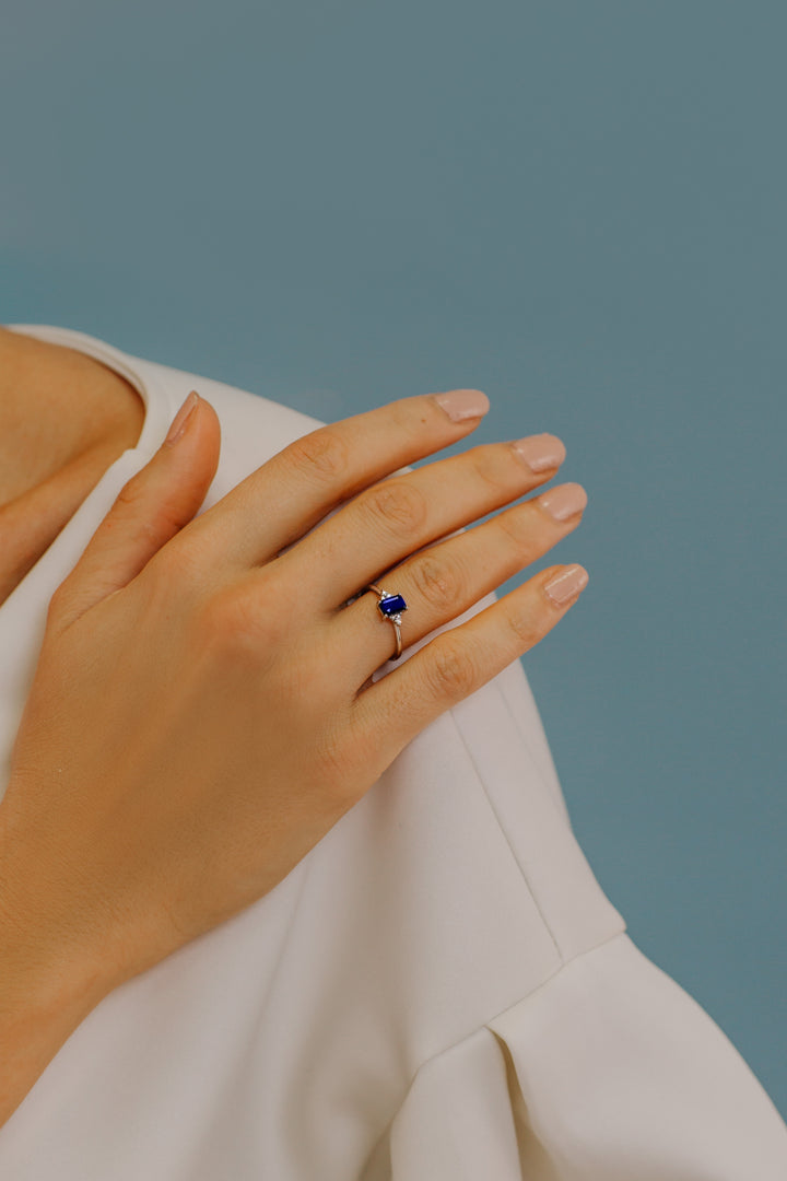 Comete Gold Ring with Diamonds and Octagonal Blue Sapphire ANB2356