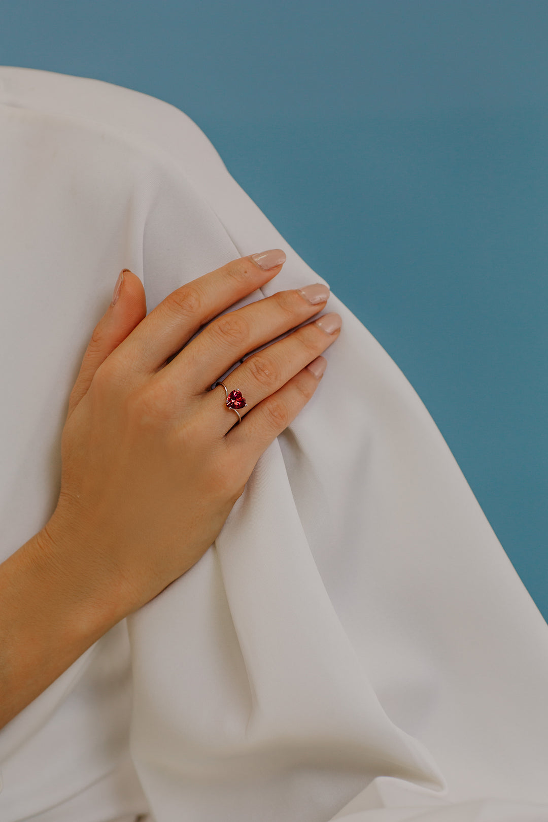 Comete Ring in Gold and Ruby Heart ANB2352