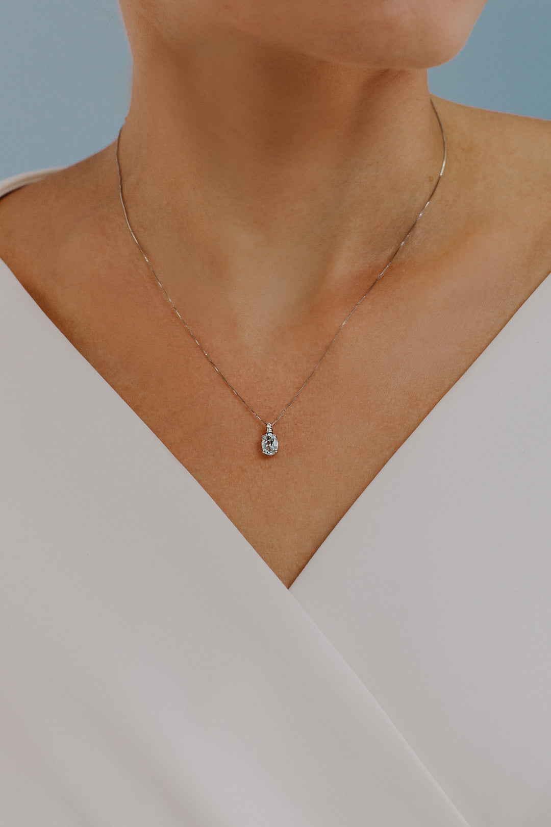 Comete-Goldhalskette mit Diamanten und ovalem Aquamarin GLQ267
