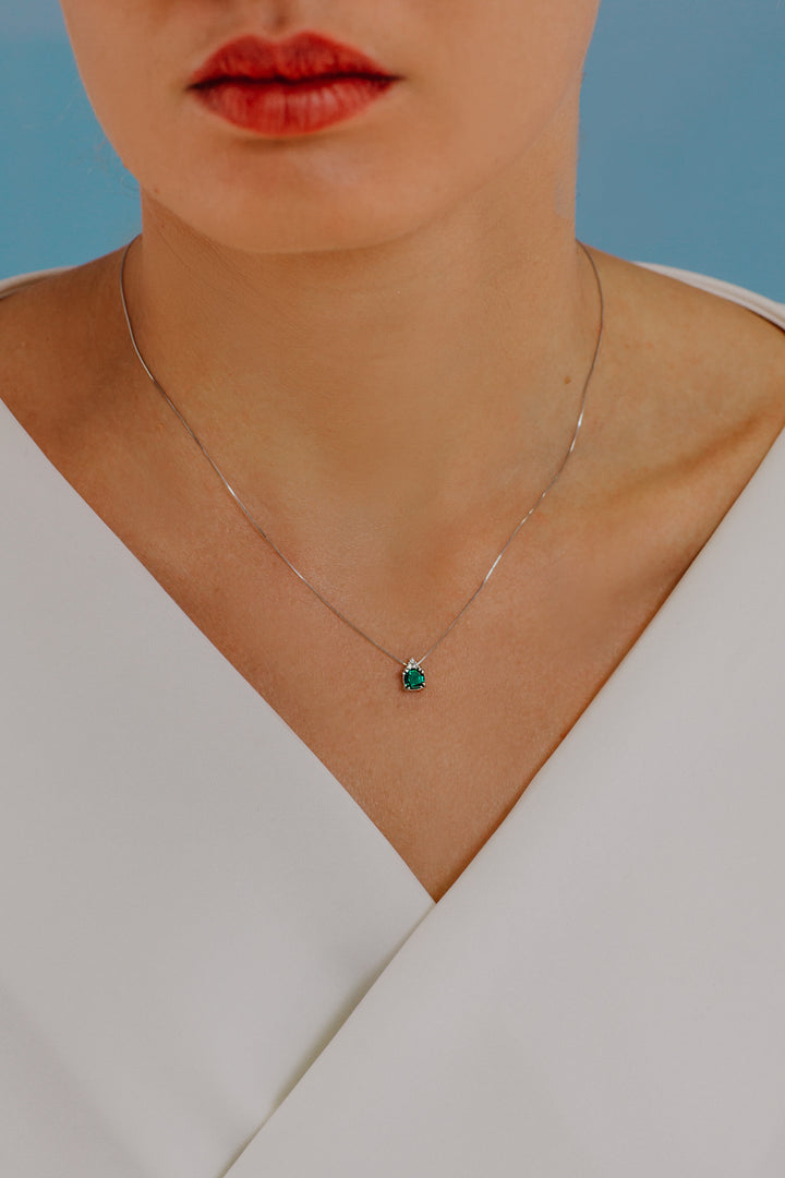 Comete ketting in goud, diamant en smaragd rond GLB1382