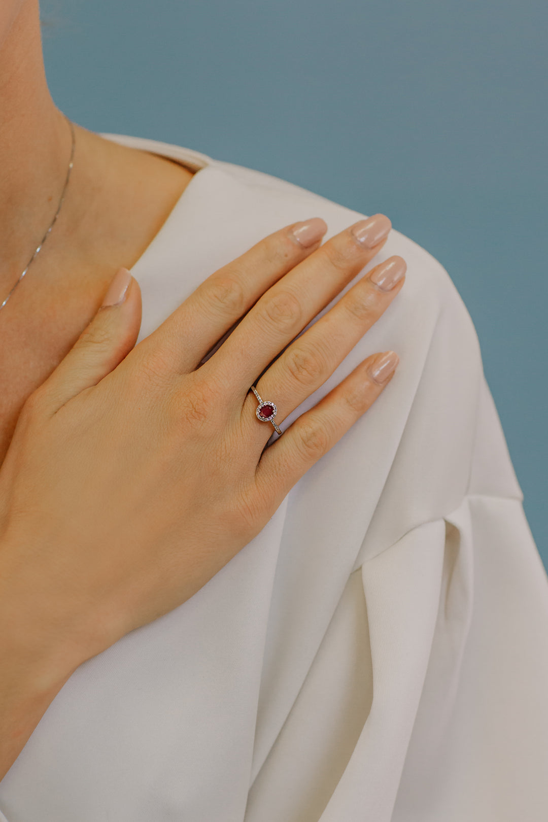 Comete Ring in Gold, Diamonds and Oval Ruby ANB2701