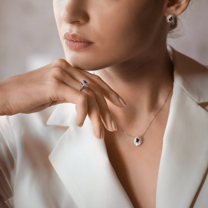 Comete ketting in goud, diamanten en ovale blauwe saffier GLB1601
