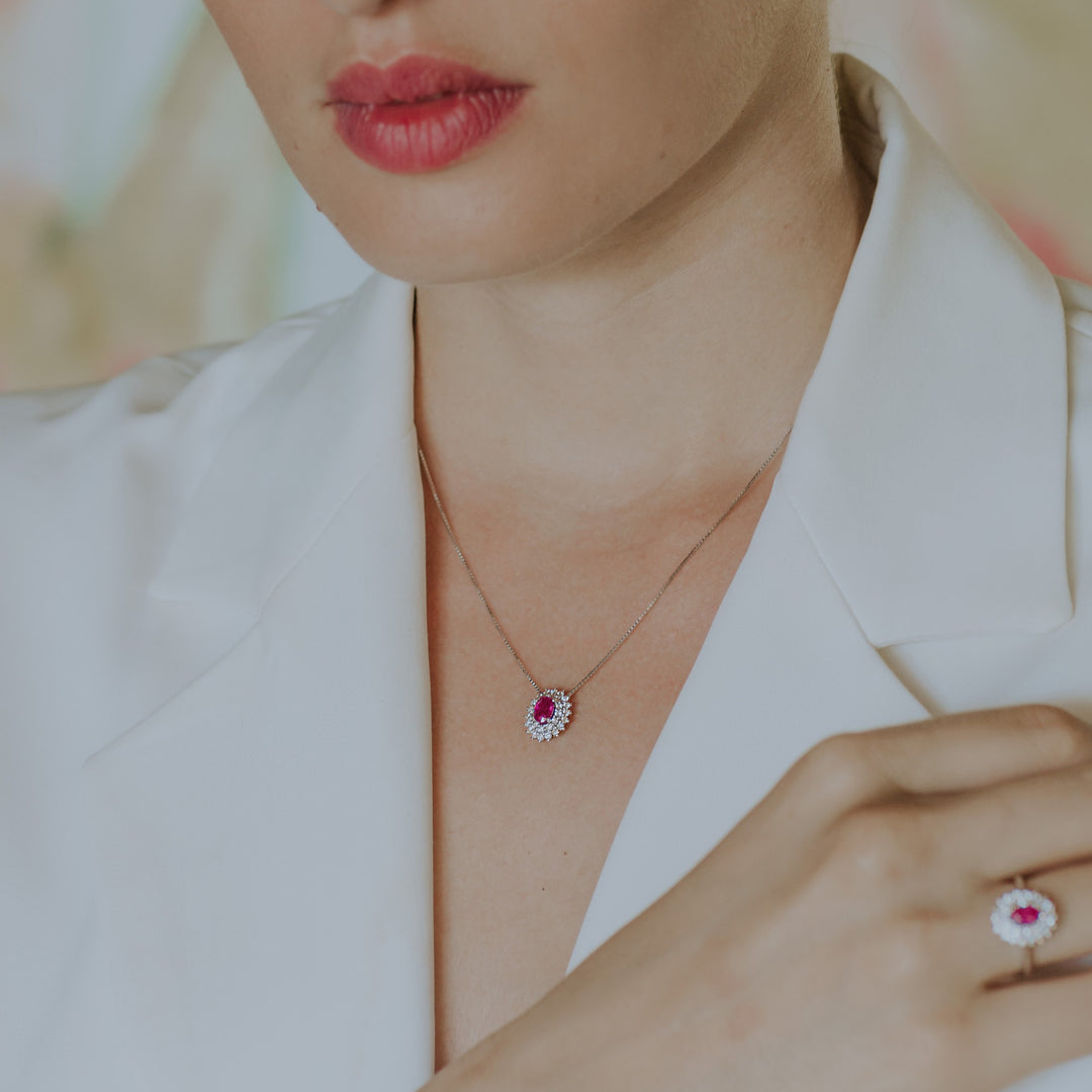 Comete ketting in goud, diamanten en ovale robijn GLB1602