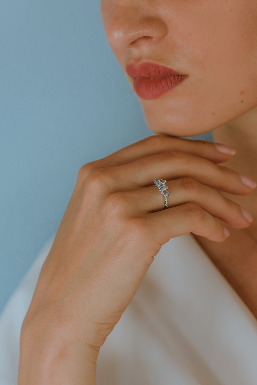 Comete gouden ring met diamanten en aquamarijndruppel ANQ329