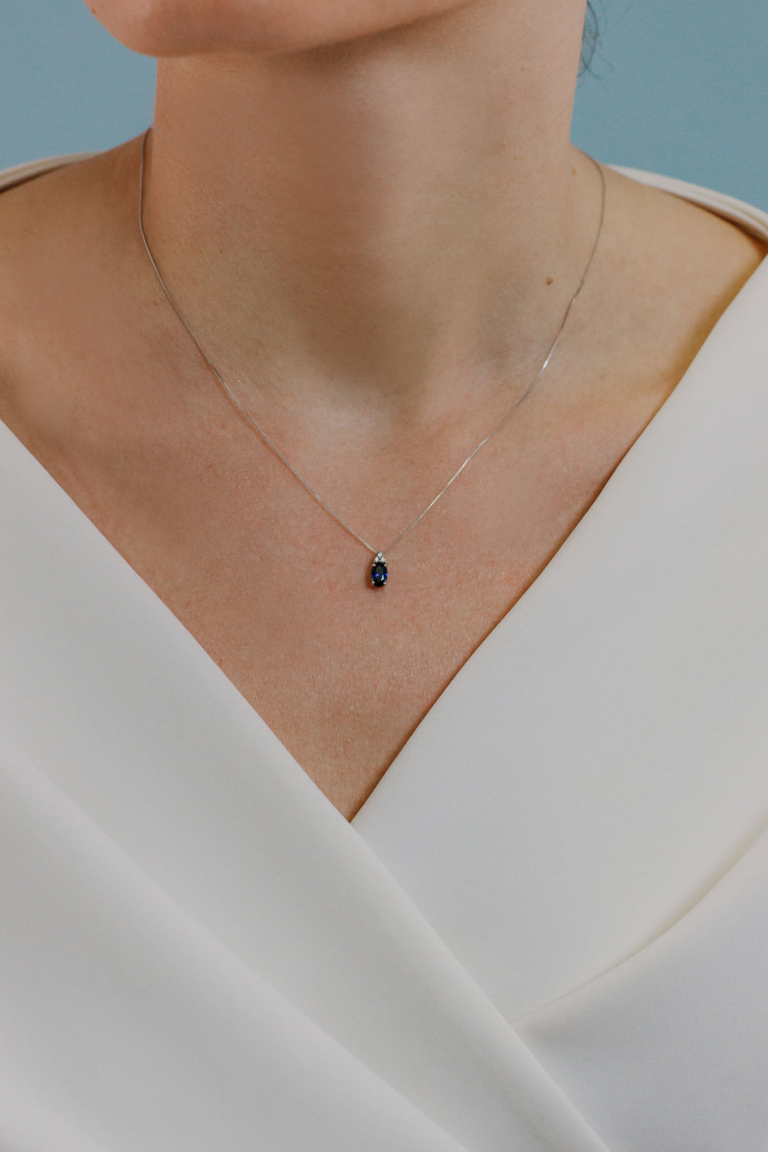Comete ketting in goud, diamanten en ovale saffier GLB1615