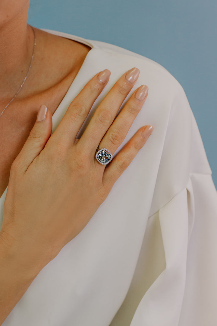 Comete Gold Ring with Diamonds and Aquamarine, antique cut ANQ295