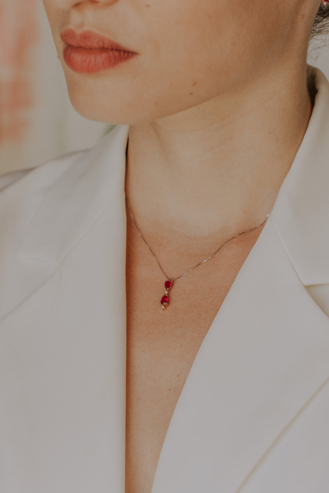 Comete ketting in roségoud diamanten en robijnen drop GLB1607