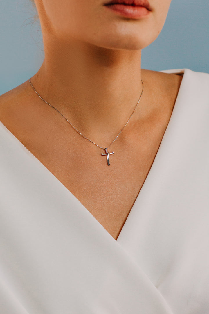 Comete Gold- und Diamant-Kreuz-Halskette GLB1563