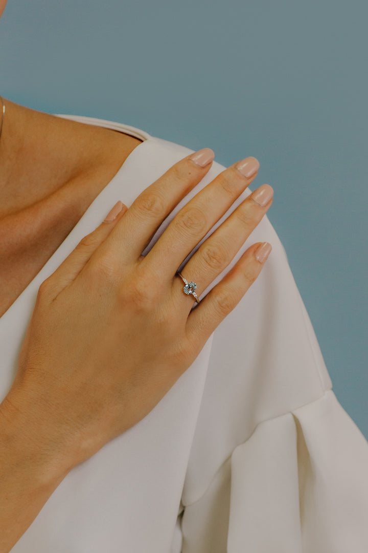 Comete Gold Ring with Diamonds and Oval Aquamarine ANQ296