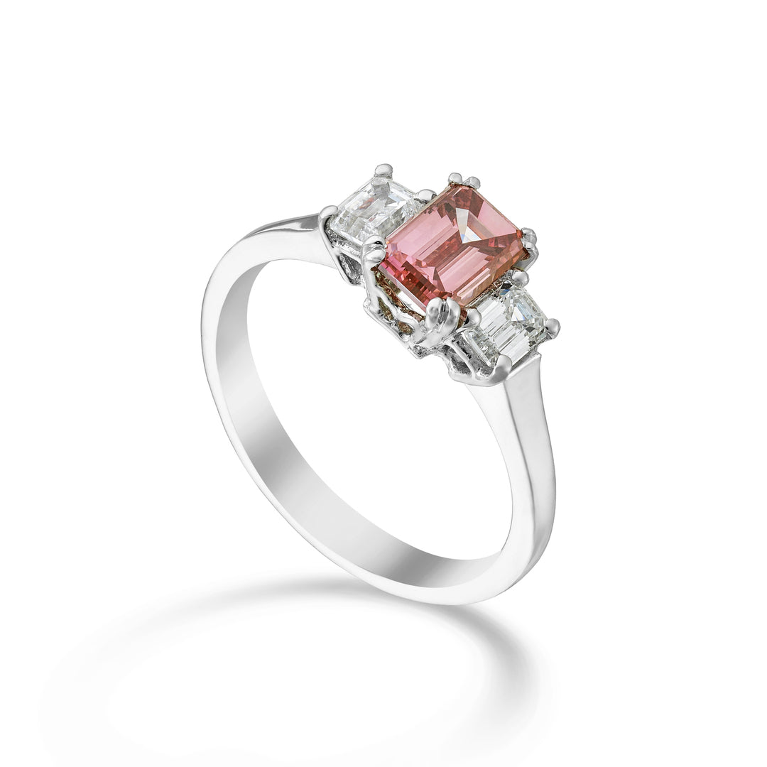 X-Diamond trilogiering met roze LGD-centrum en diam. LGD XDACL094DP750-21235110006