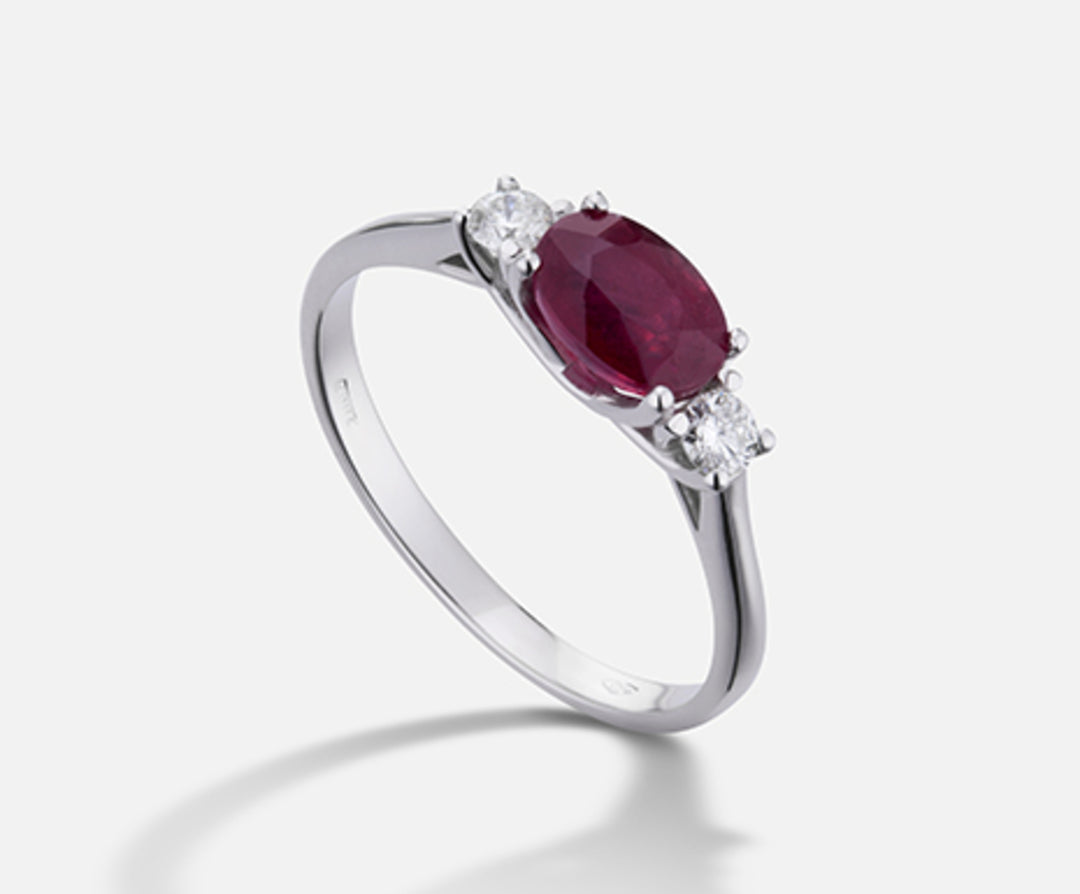 Nihama an 18k oval ruby 7x5 ct.0.90 dia ct.0.16 NA5113O4RBC