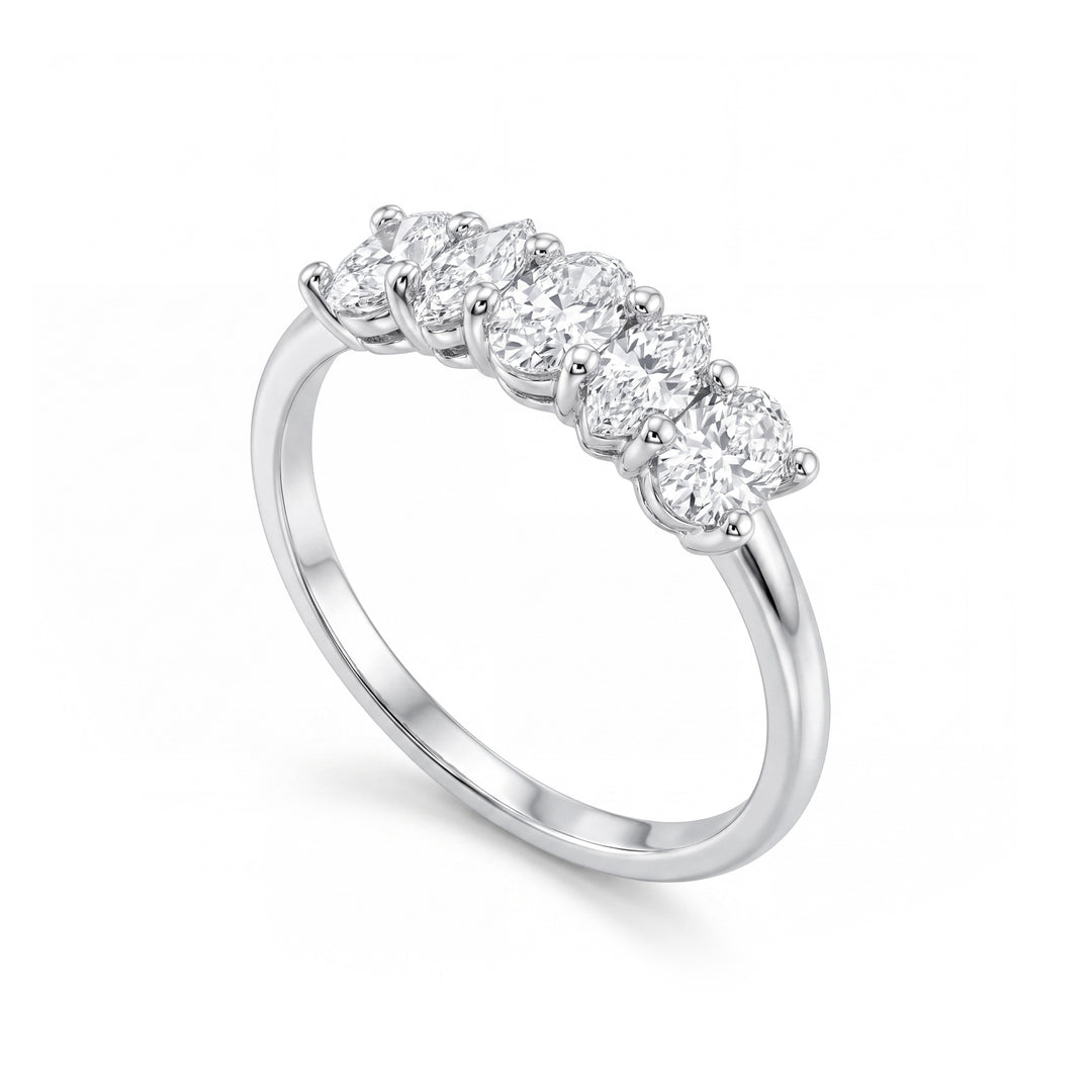 X-Diamond, ein 18-karätiger Ring mit fünf Formen, Labor g.d. Gesamtct. 1,12, Marquise ct. 0,24, ovaler ct. 0,54 XXDAN026O4BI078