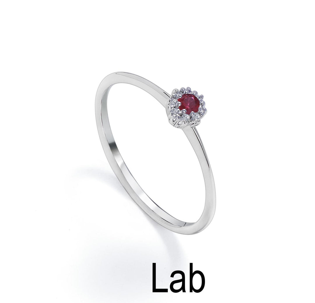 Mikiko an 18k ruby ​​lab. ct.0.08 diam. 0.04 ct size 1 MA5139O4RBL008