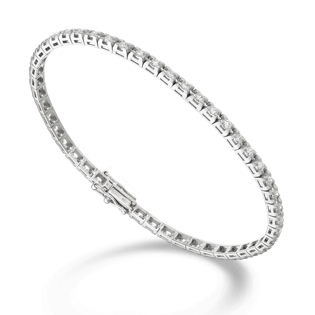 World Diamond Group cast tennis bracelet. light pyramid ct 0.035 each BTP800D0035-170-26012110149