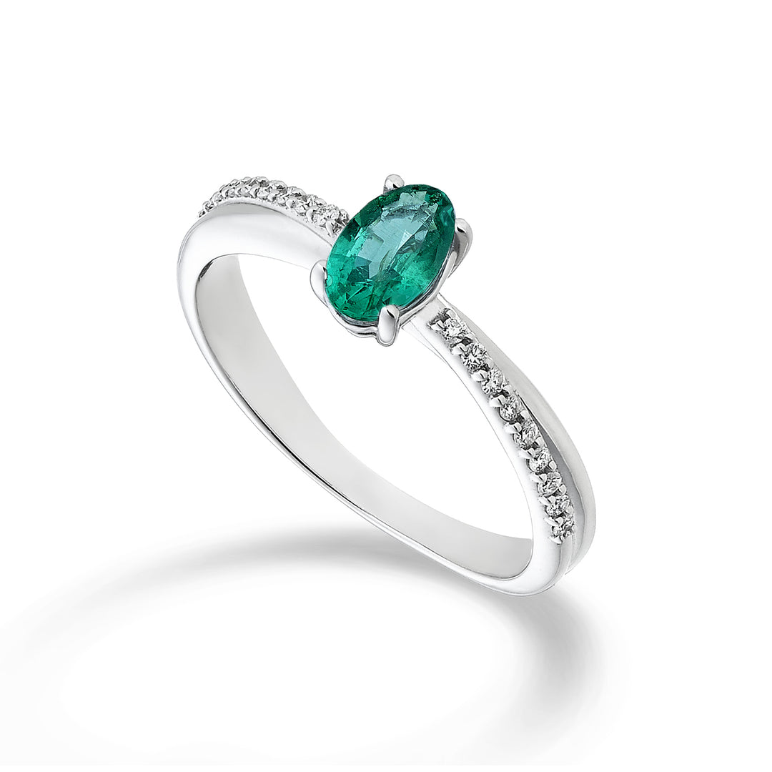 Mikiko een 18k smaragd n. ovaal 6x4 ct.0,42 diam. ct.0,07 MA5103O4SMN042
