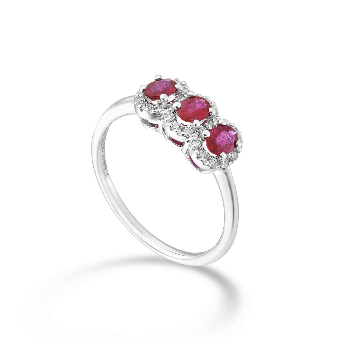 Mikiko een 18k robijntrilogie nat. ovaal 4x3 ct. 0,60 diam. ct.0,16 MA5194O4RUN43