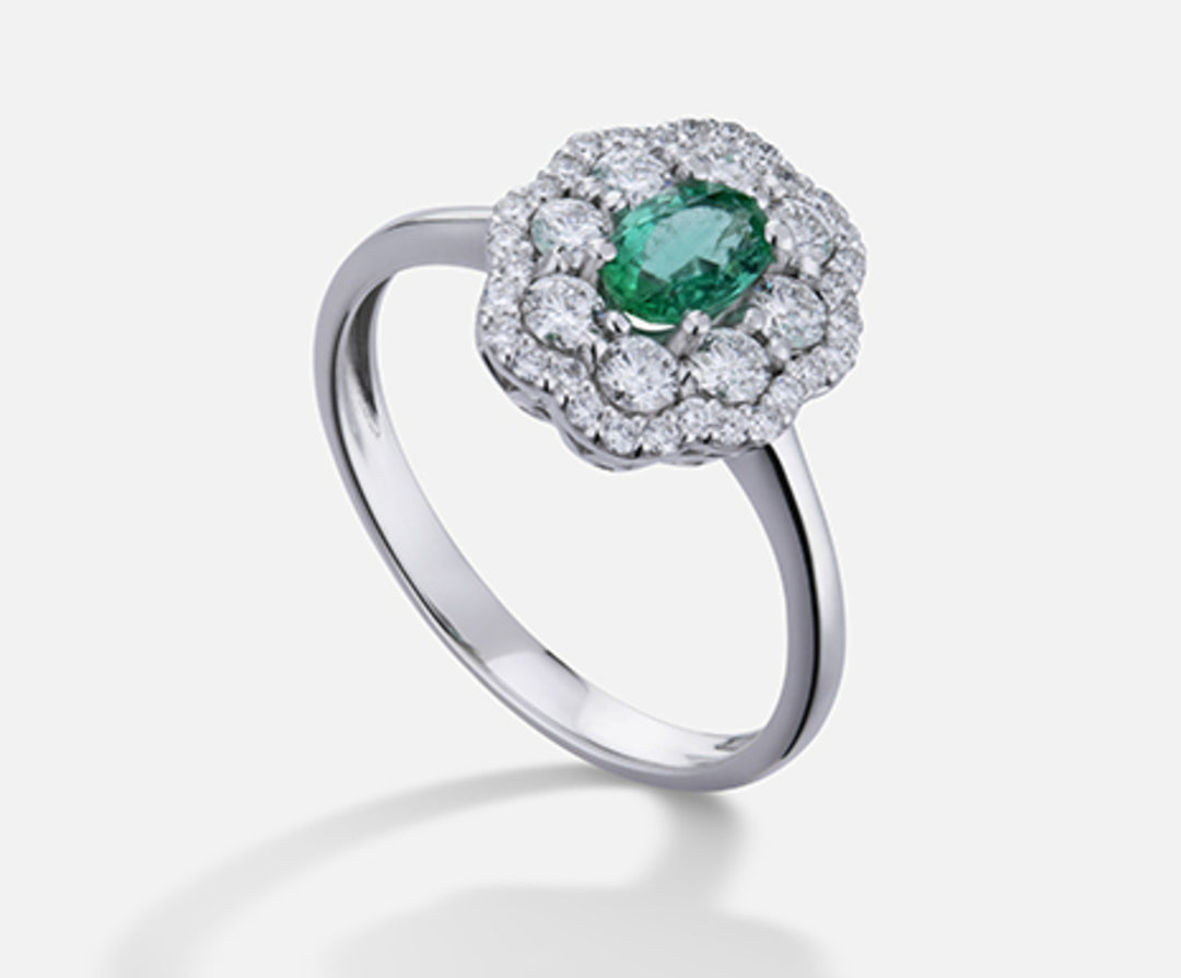 Mikiko een 18k smaragd n. ovaal 6x4 ct.0,35 dia ct.0,63 MA5114O4SMN035