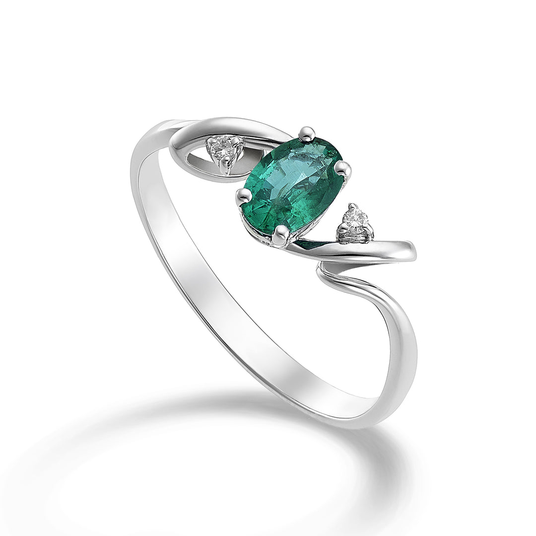 Mikiko een 18k smaragd n. ovaal 6x4 ct.0,50 diam. ct.0,02 MA5057O4SMN050