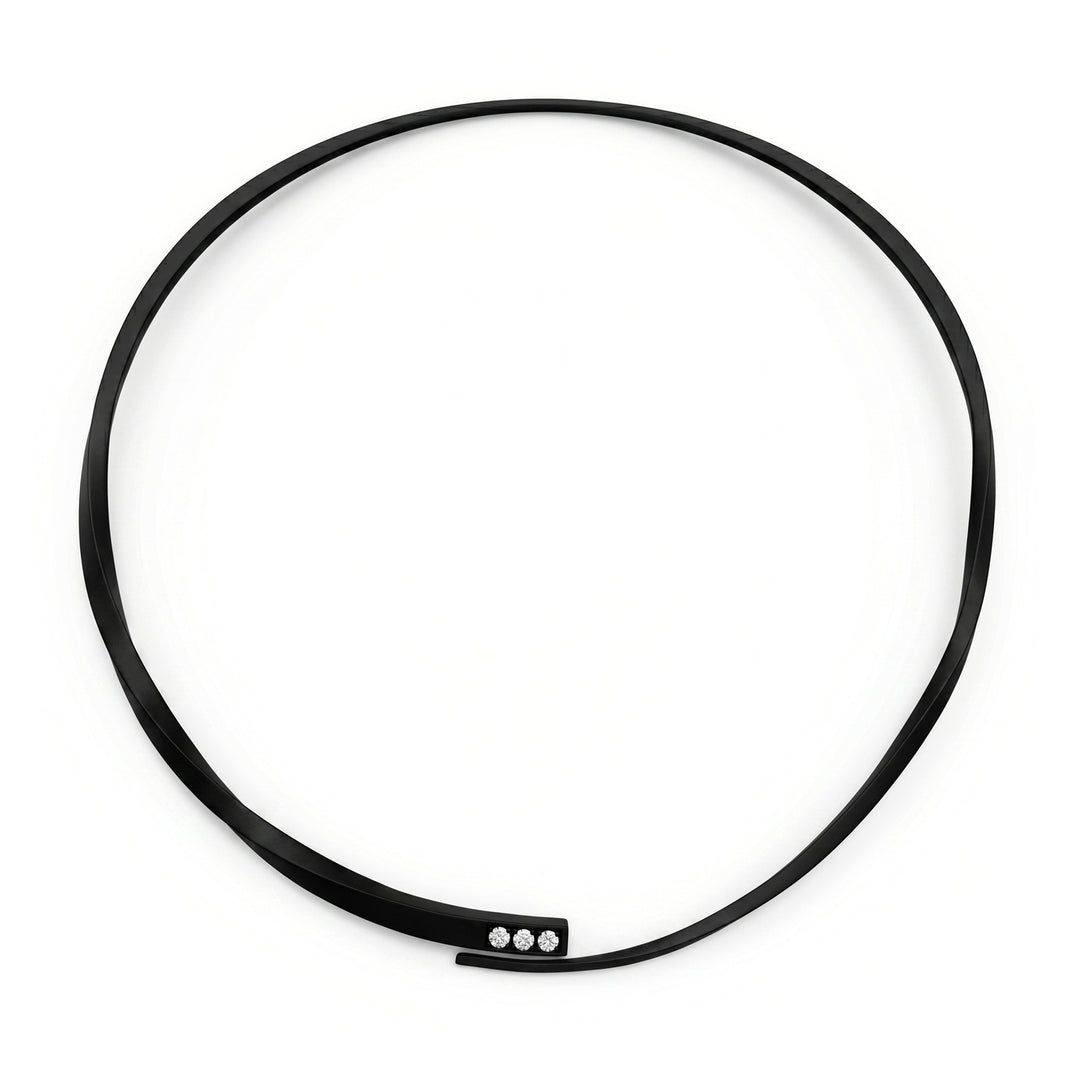 Golay zwarte titanium ketting met drie diamanten op de opening GD017DINE