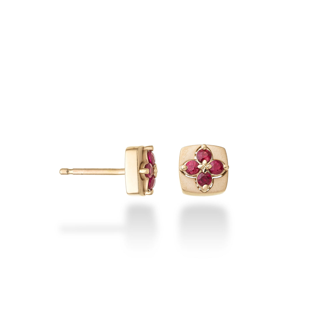 Golay-Satin-Blumenohrringe mit kleinen rosa Rubinen OMPFI01RU74SR