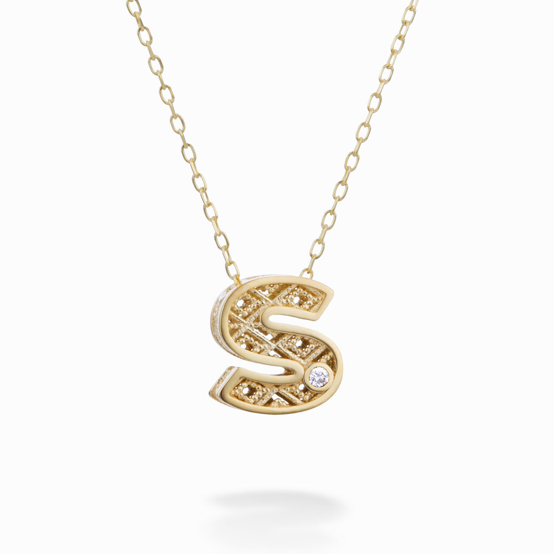Mikiko cl 18k geelgouden letter s diam. ct.0,01 MDLETSO1