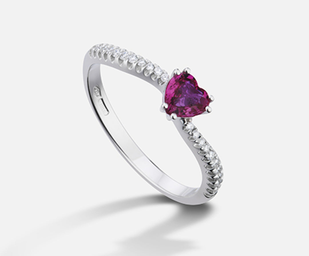 Nihama an 18k ruby ​​n. heart 5x5 ct.0.39 diam. ct.0,11 NA5106O4RBN039