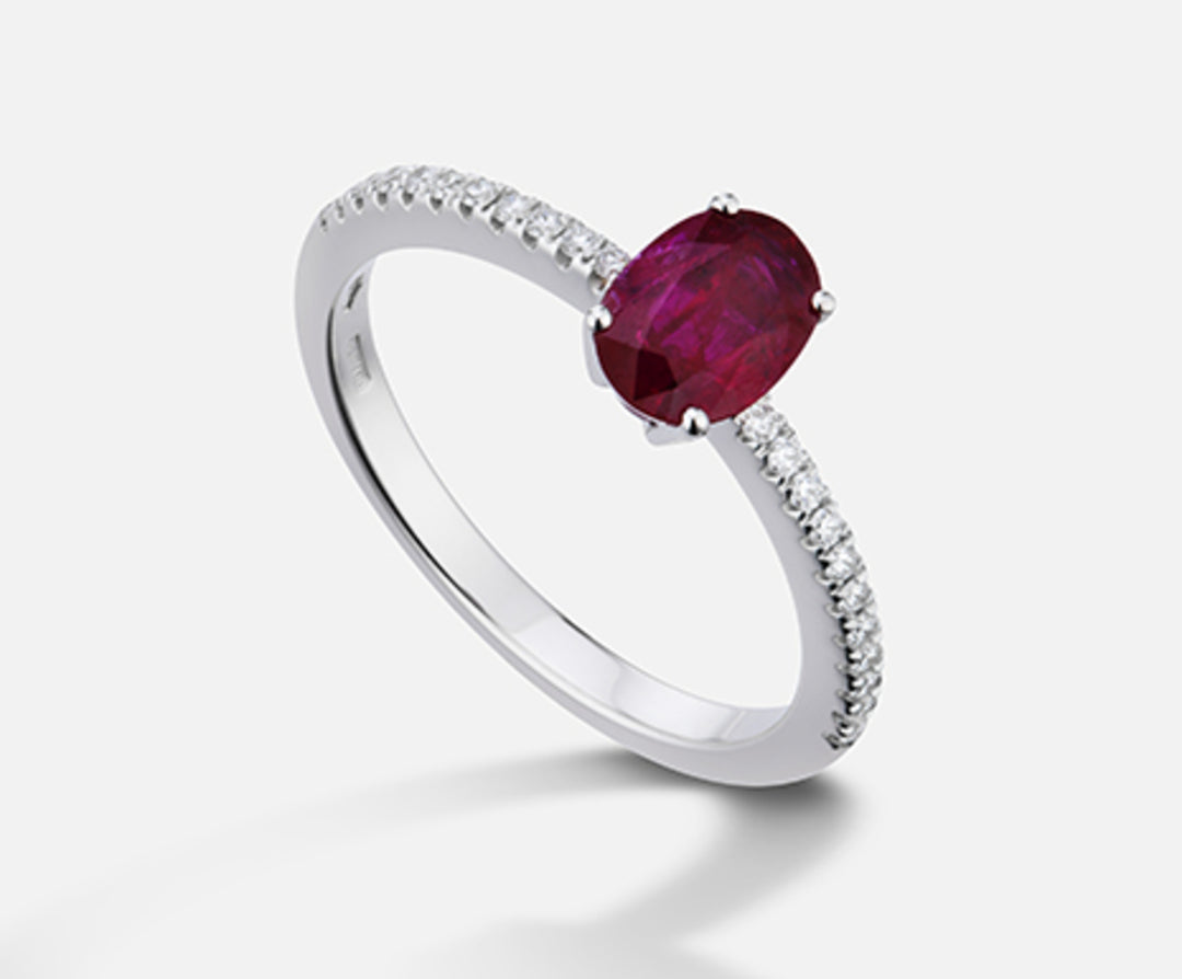 Mikiko an 18k oval ruby ​​7x5 ct.0,90 diam. ct.0.13 MA5104O4RBC