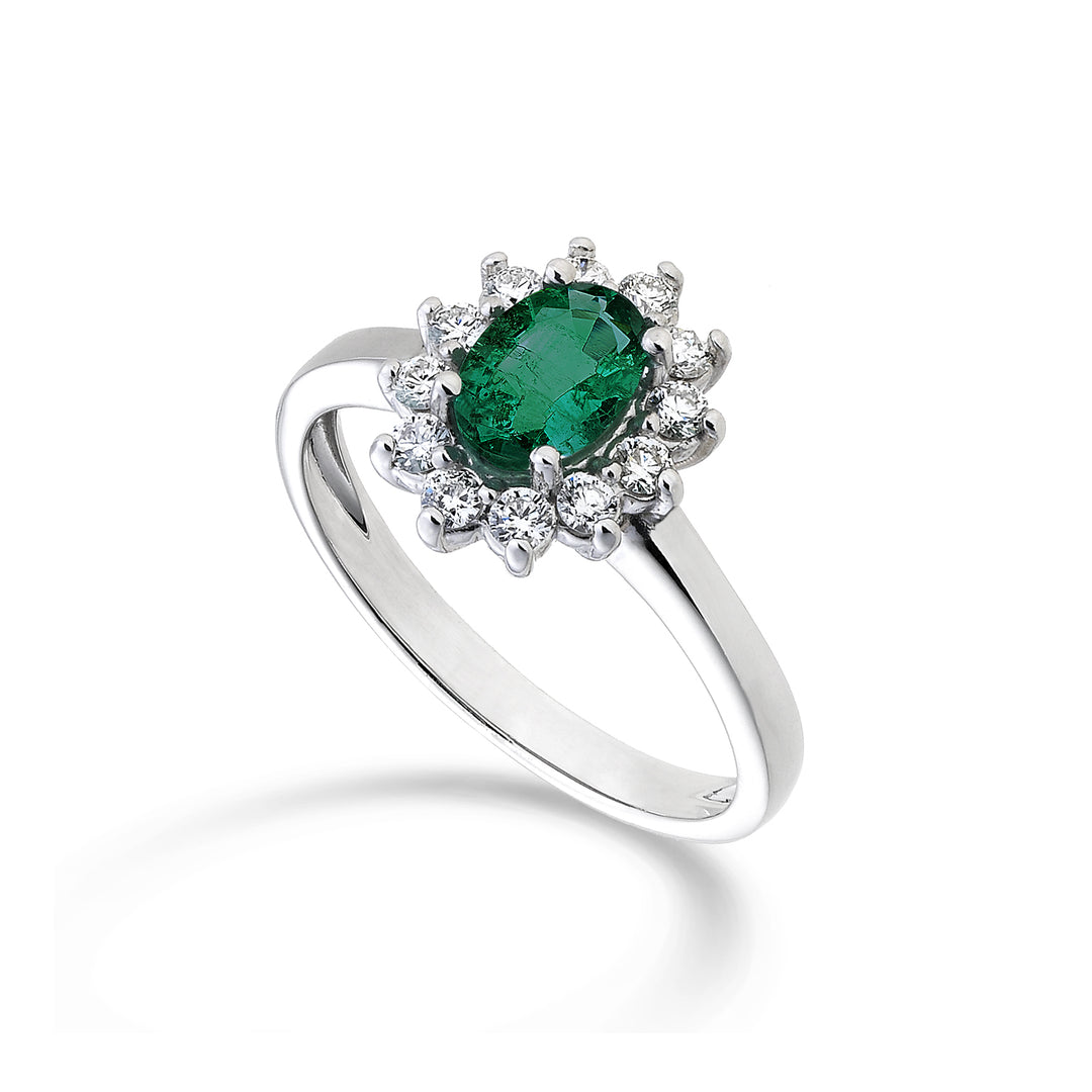 Mikiko en 9k smaragd n. ovaal 7x5 ct.0,69 diam. 0,30 ct MA5094R4SMN069