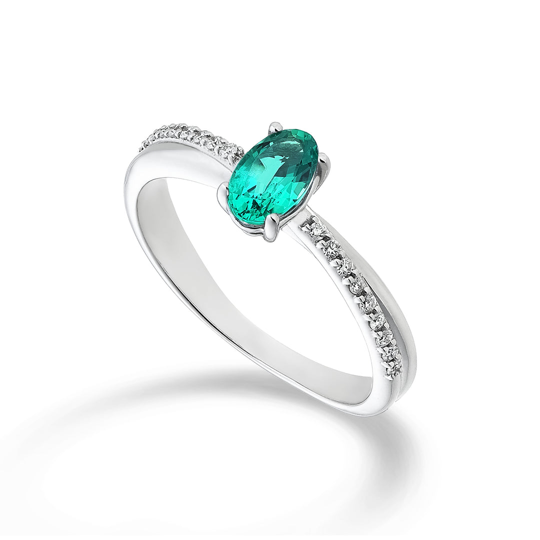 Mikiko an 18k oval emerald 6x4 ct.0,30 diam. ct.0.07 MA5103O4BE