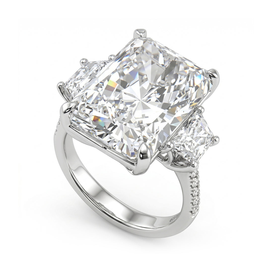 X-Diamond, ein 18-Karat-Labor g.d.tot. 12,98 ct, mittlerer Strahl 11,80 ct, seitliche Trapeze 1,03 ct und vertiefter Schaft 0,15 ct XXDAPU127O4OTBI1298