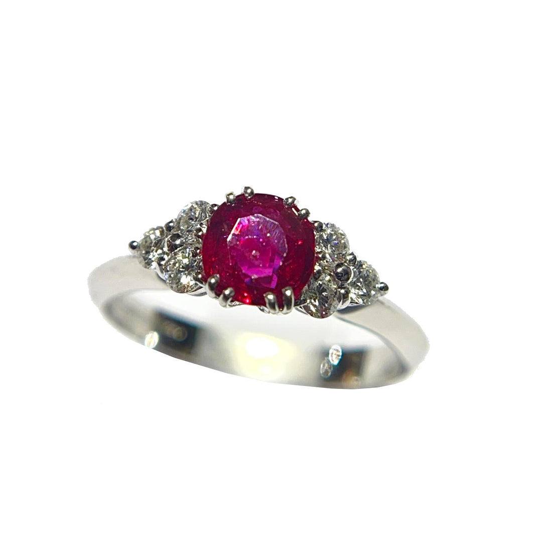 Lenses 18kt white gold 0.94ct ruby ring and diamonds