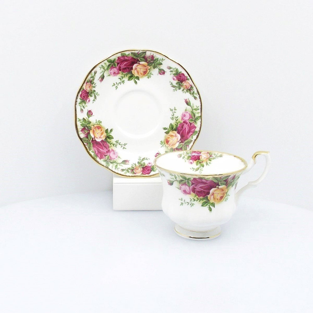 Royal Albert set van 6 Old Country Roses koffiekopjes in Bone China porselein met gouden afwerking A/0897 - Gioielleria Capodagli